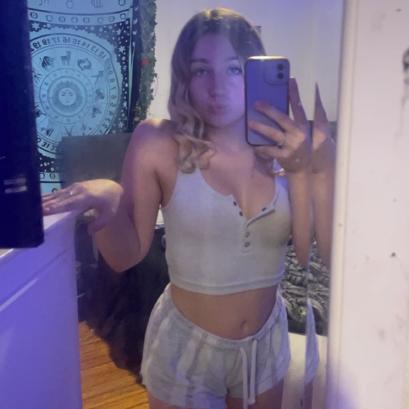Button up tank/crop top - Picture 1 of 4